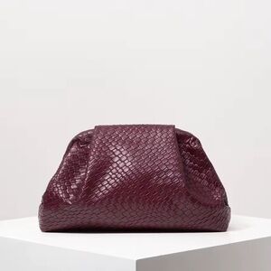 Elegant Woven Leather Clutch - Burgundy